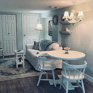  Holiday home Quaint 1 Bedroom Lower In Victoria, Bc Canada